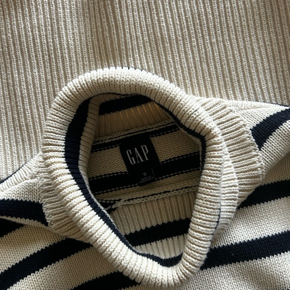 Gap 24/7 Split-hem Turtleneck Sweater - Picture 3 of 5